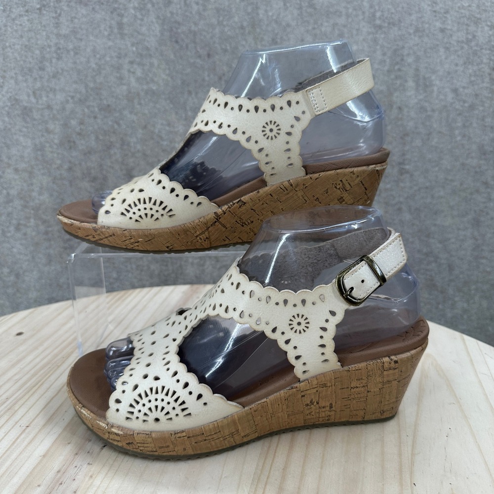 Skechers Cali Wedge Sandals Womens 7 Cream Eyelet Laser Cut Cork Luxe Foam